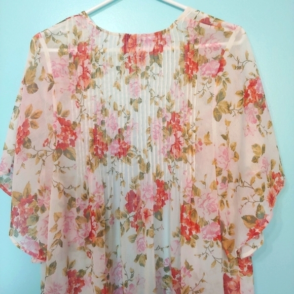 American Eagle Pintuck Kimono - Picture 9 of 10
